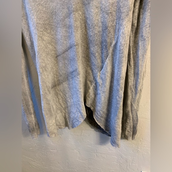 We The Free Long Beach Tee Gray Long Sleeve XS Lightweight Boho Flowy Coastal - Picture 4 of 7